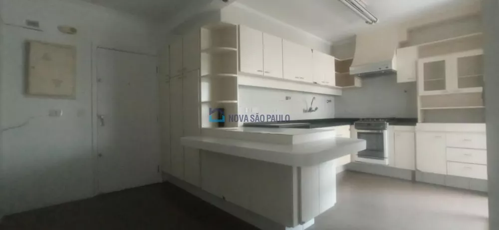 Apartamento à venda com 3 quartos, 130m² - Foto 4