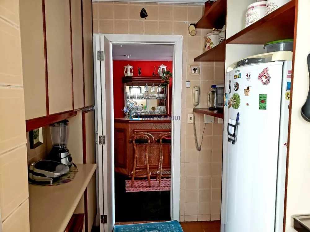 Apartamento à venda com 3 quartos, 140m² - Foto 4