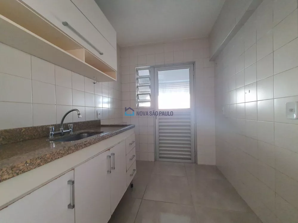 Apartamento à venda com 3 quartos, 75m² - Foto 4