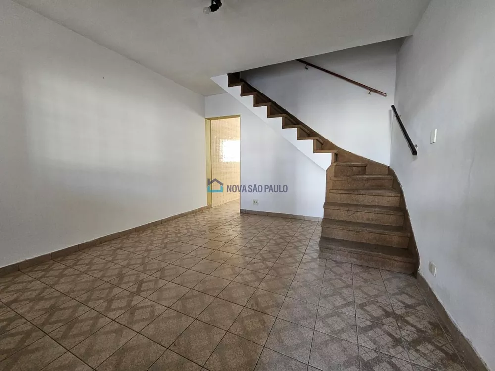 Casa à venda com 2 quartos, 80m² - Foto 2