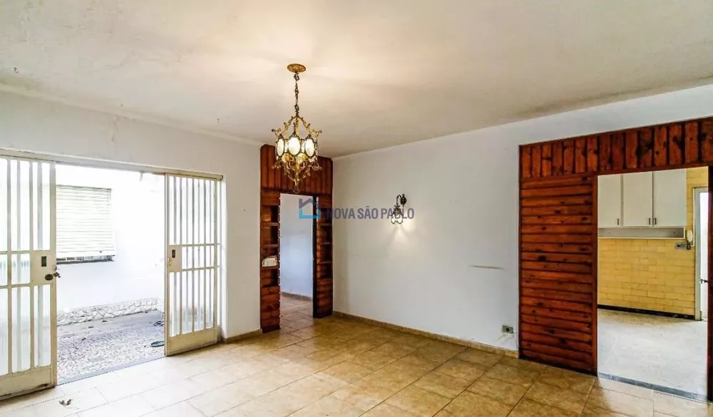 Casa à venda com 3 quartos, 210m² - Foto 4