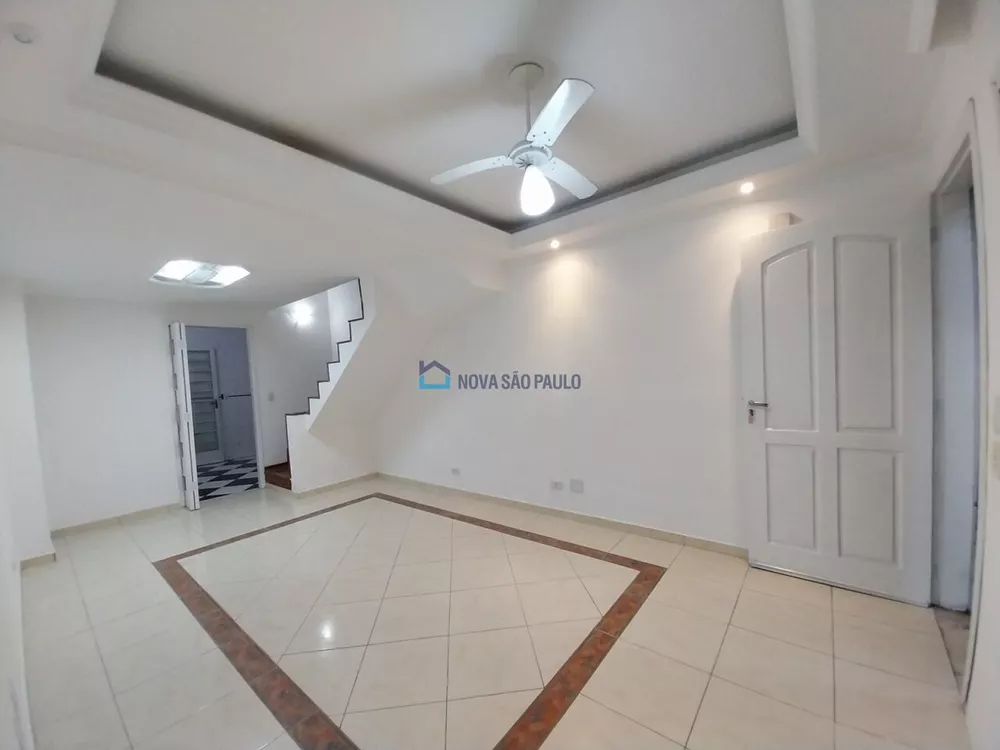 Casa à venda com 4 quartos, 80m² - Foto 1