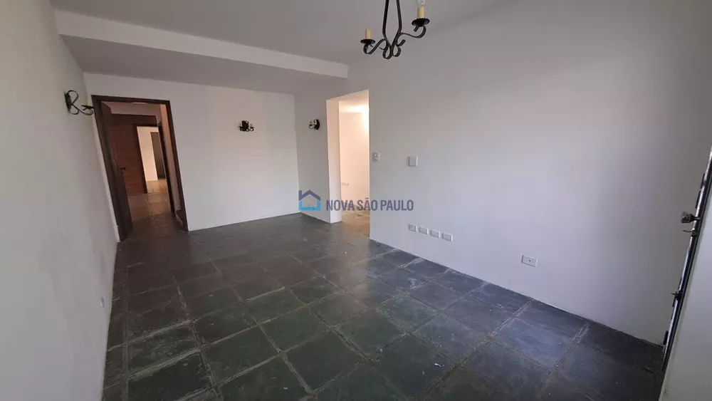 Casa à venda com 3 quartos, 175m² - Foto 1