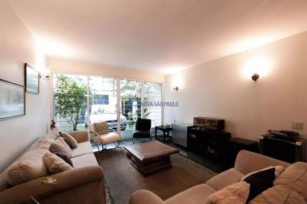 Casa à venda com 3 quartos, 240m² - Foto 2