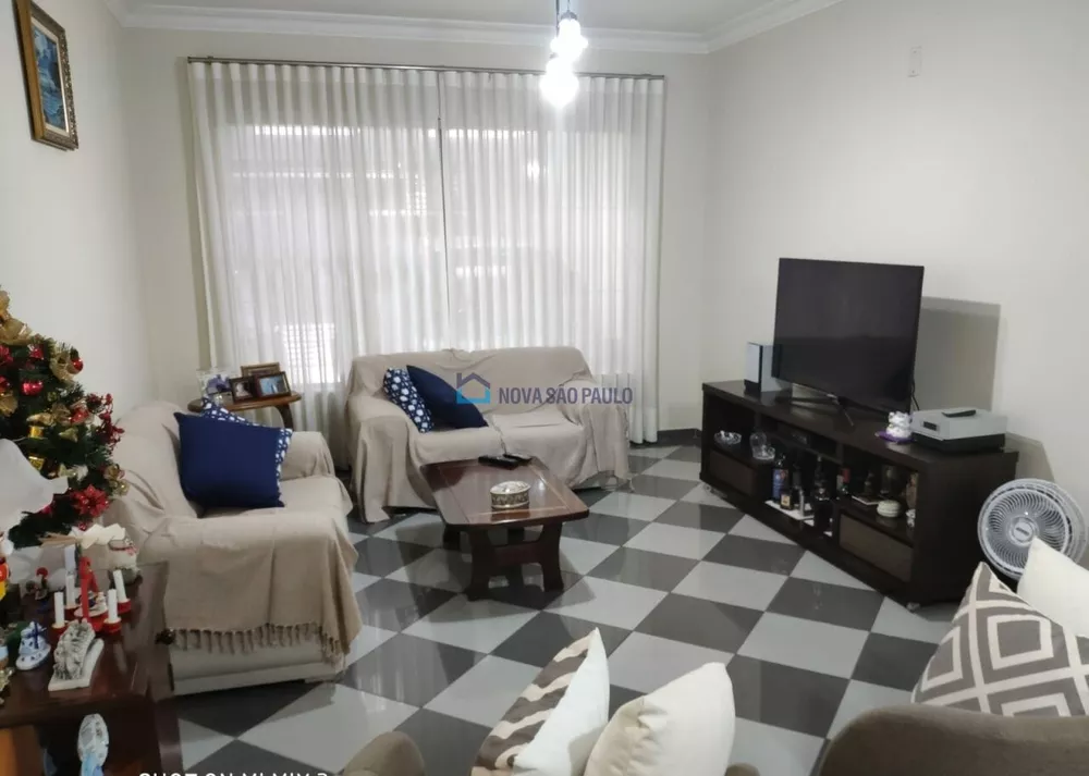 Casa à venda com 3 quartos, 220m² - Foto 1