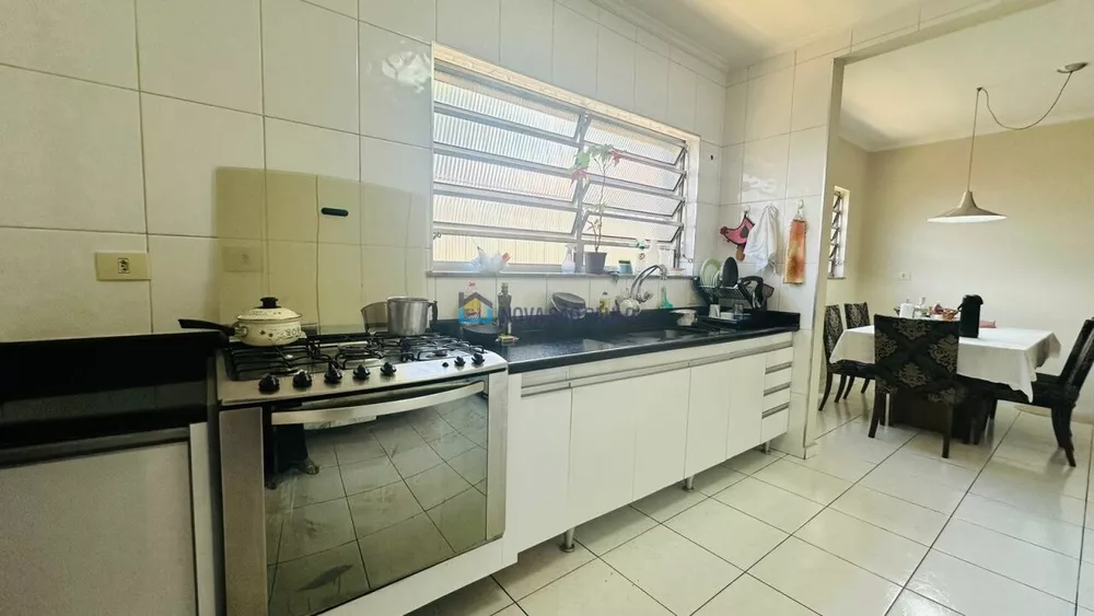 Casa à venda com 5 quartos, 300m² - Foto 4