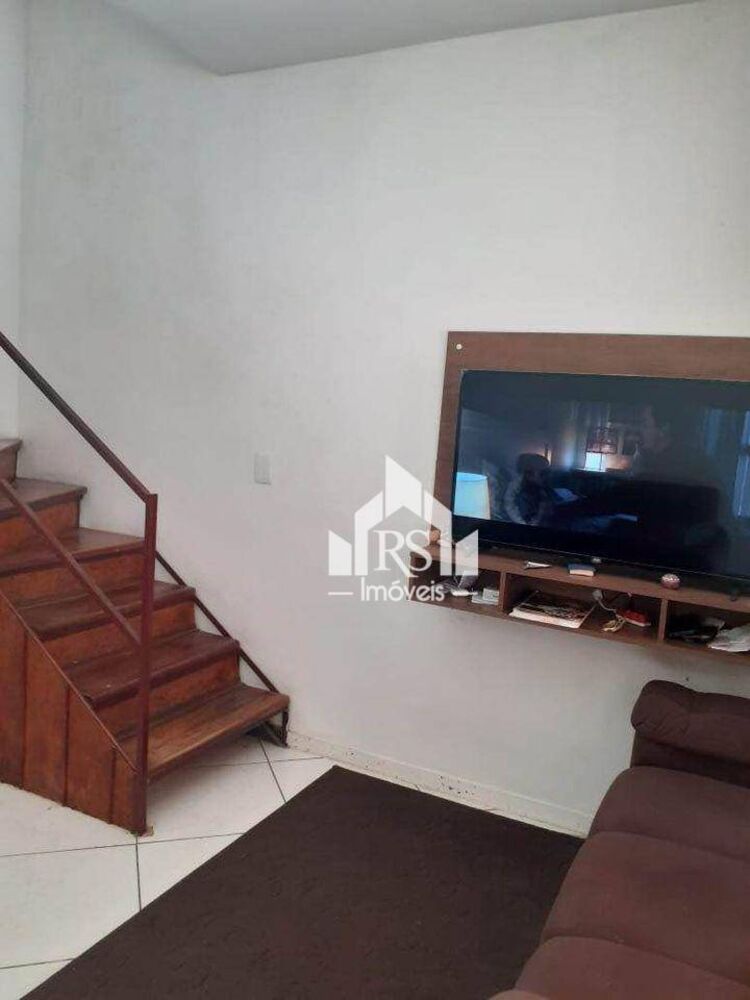 Casa à venda com 2 quartos, 60m² - Foto 2