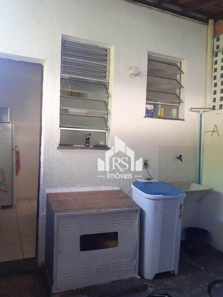 Casa à venda com 2 quartos, 60m² - Foto 3