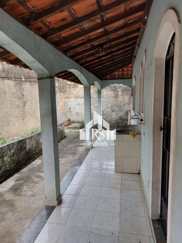 Casa à venda com 2 quartos, 300m² - Foto 1