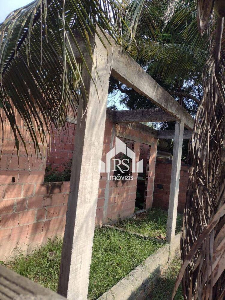 Casa à venda com 4 quartos, 70m² - Foto 2