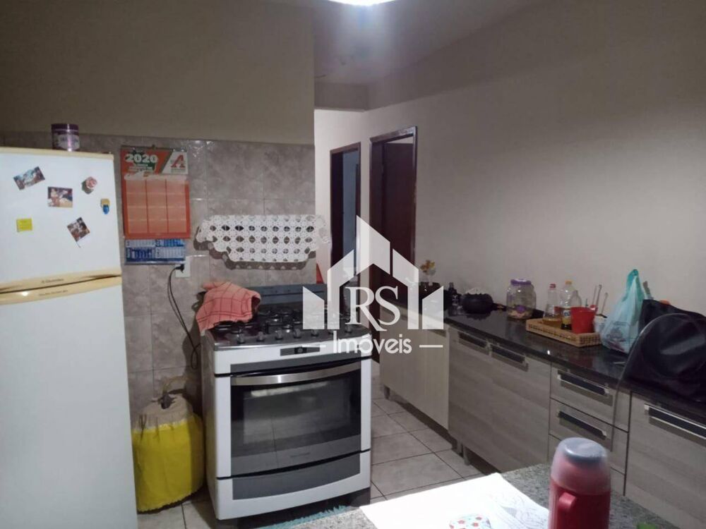 Casa à venda com 4 quartos, 70m² - Foto 4