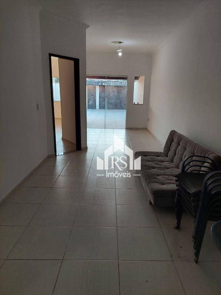 Casa à venda com 3 quartos, 118m² - Foto 1