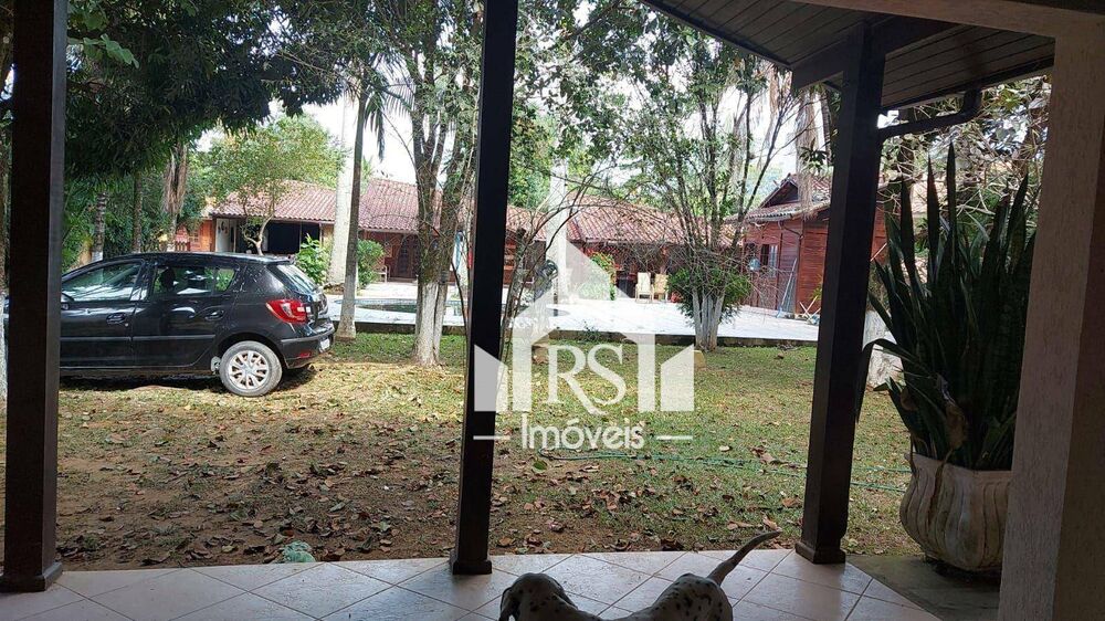 Casa à venda com 5 quartos, 630m² - Foto 1