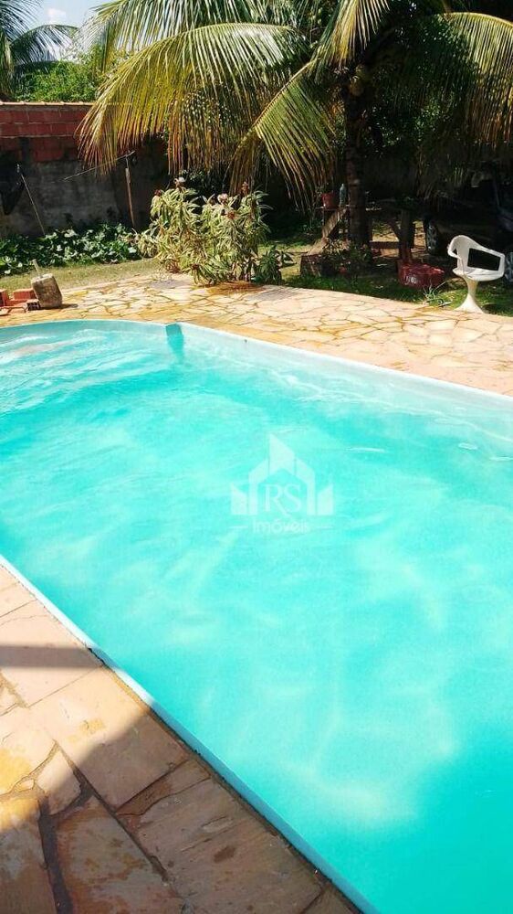 Casa à venda com 4 quartos, 140m² - Foto 1