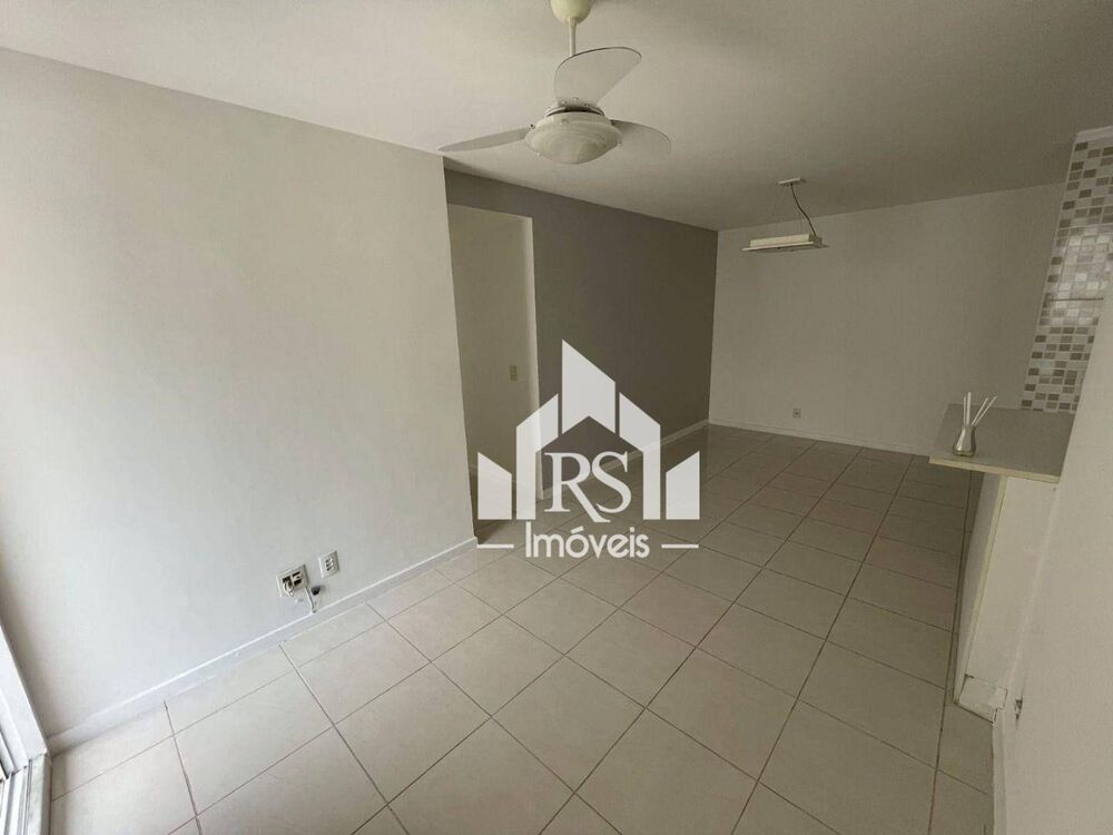 Apartamento à venda com 3 quartos, 74m² - Foto 2