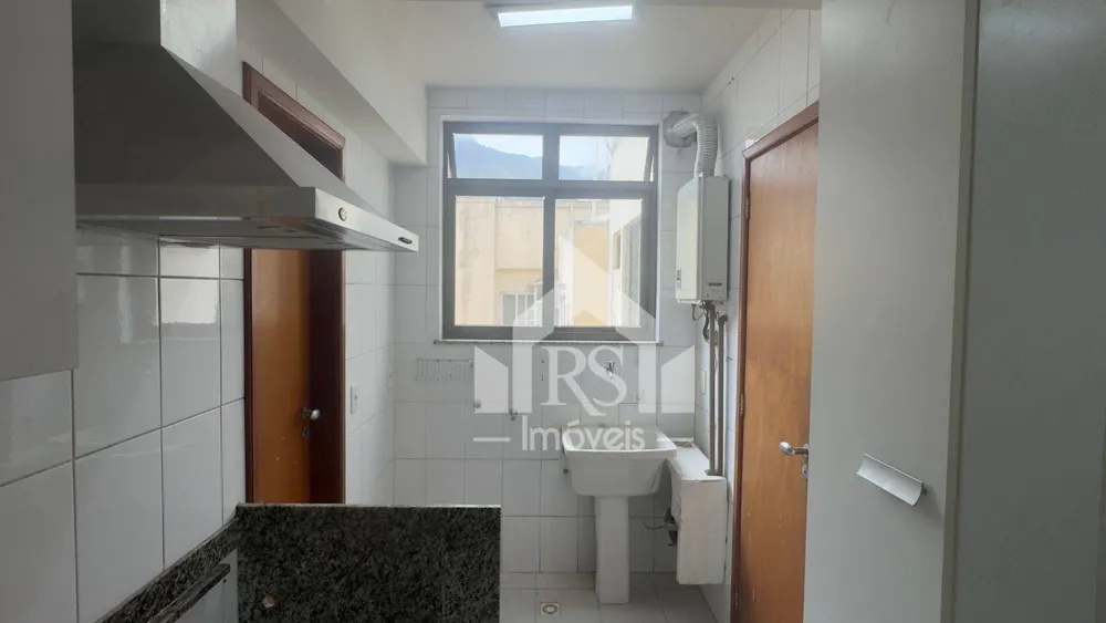 Cobertura, 3 quartos, 210 m² - Foto 2