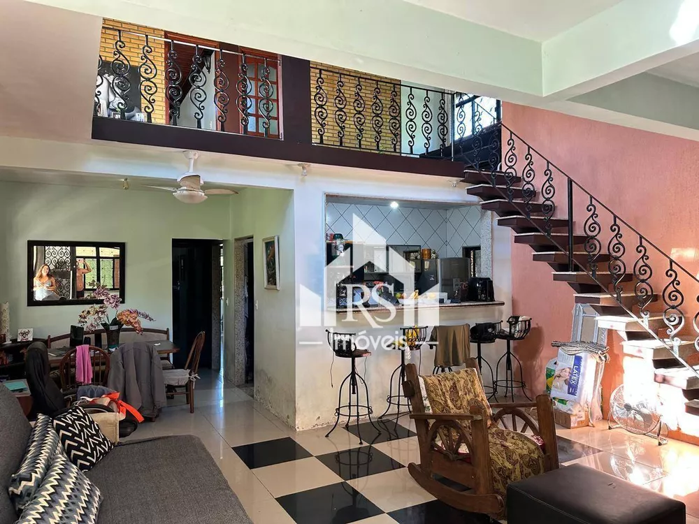 Casa, 4 quartos, 261 m² - Foto 1
