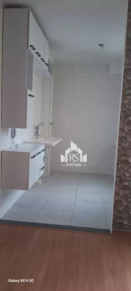 Apartamento à venda com 2 quartos, 42m² - Foto 2