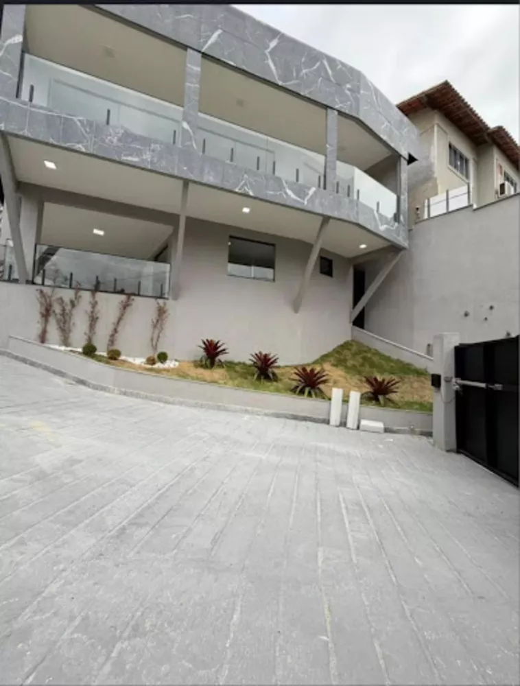 Casa, 5 quartos, 293 m² - Foto 1