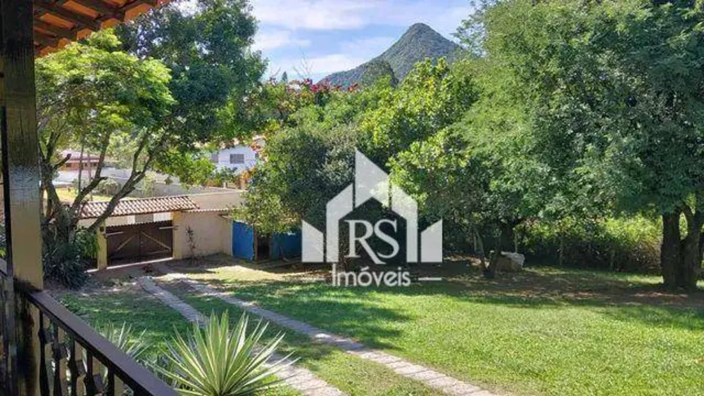 Casa, 3 quartos, 230 m² - Foto 1