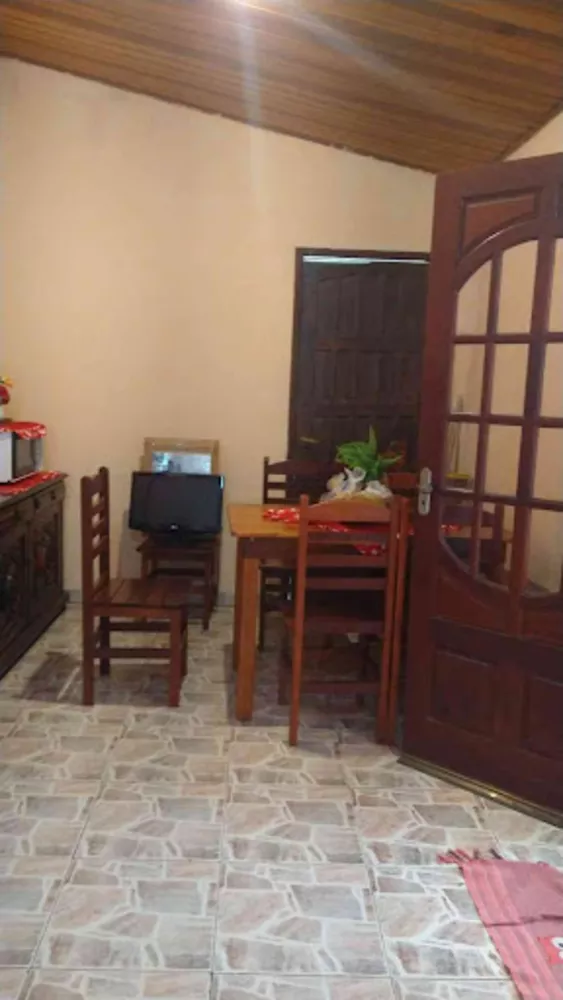 Casa à venda com 4 quartos, 2m² - Foto 3