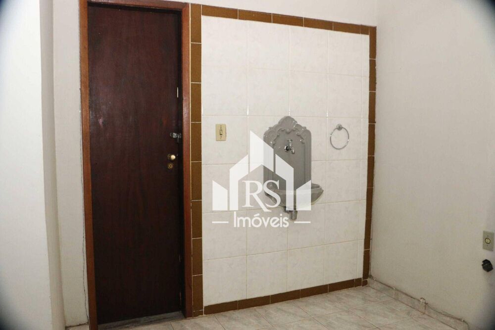 Casa à venda com 3 quartos, 232m² - Foto 2