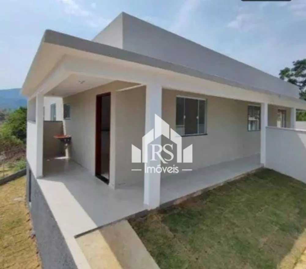 Casa à venda com 2 quartos, 74m² - Foto 1