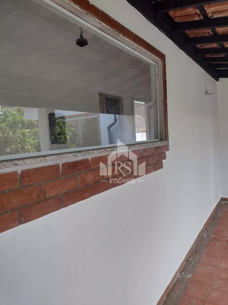 Casa, 4 quartos, 230 m² - Foto 1