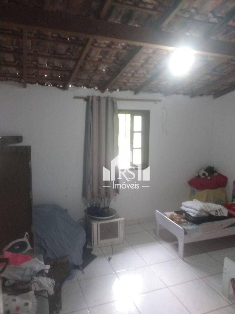 Casa à venda com 2 quartos, 100m² - Foto 1