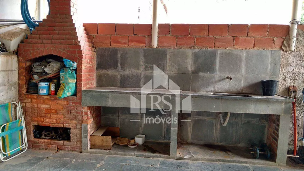 Casa, 6 quartos, 141 m² - Foto 2