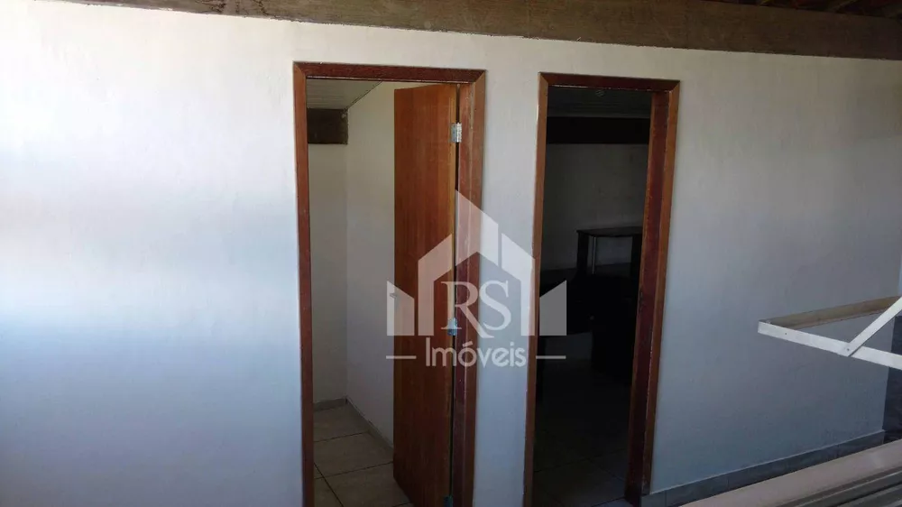 Casa, 6 quartos, 141 m² - Foto 1
