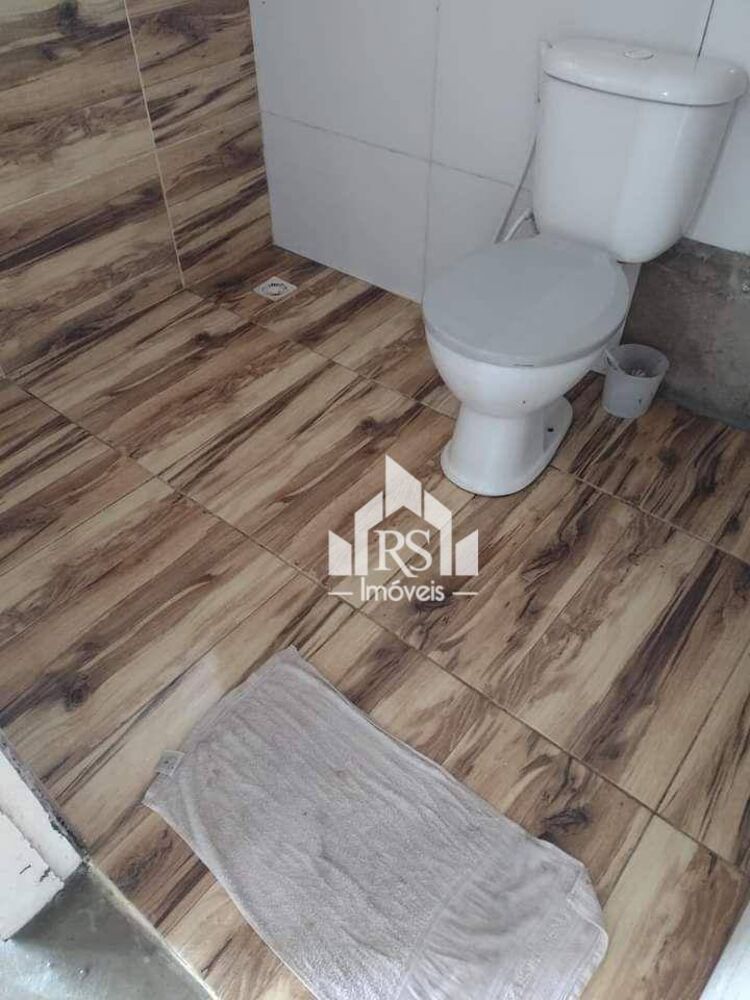 Casa à venda com 2 quartos, 50m² - Foto 4