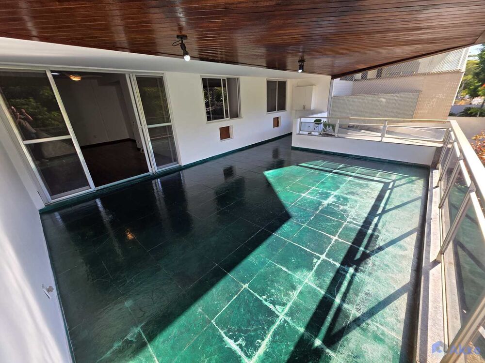 Apartamento para alugar com 3 quartos, 109m² - Foto 1