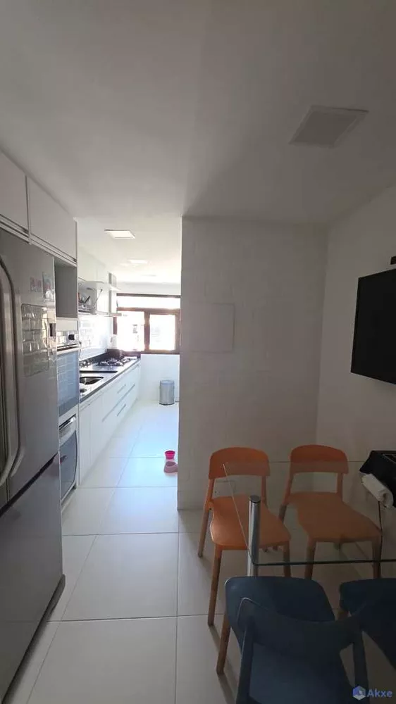 Cobertura, 3 quartos, 206 m² - Foto 2