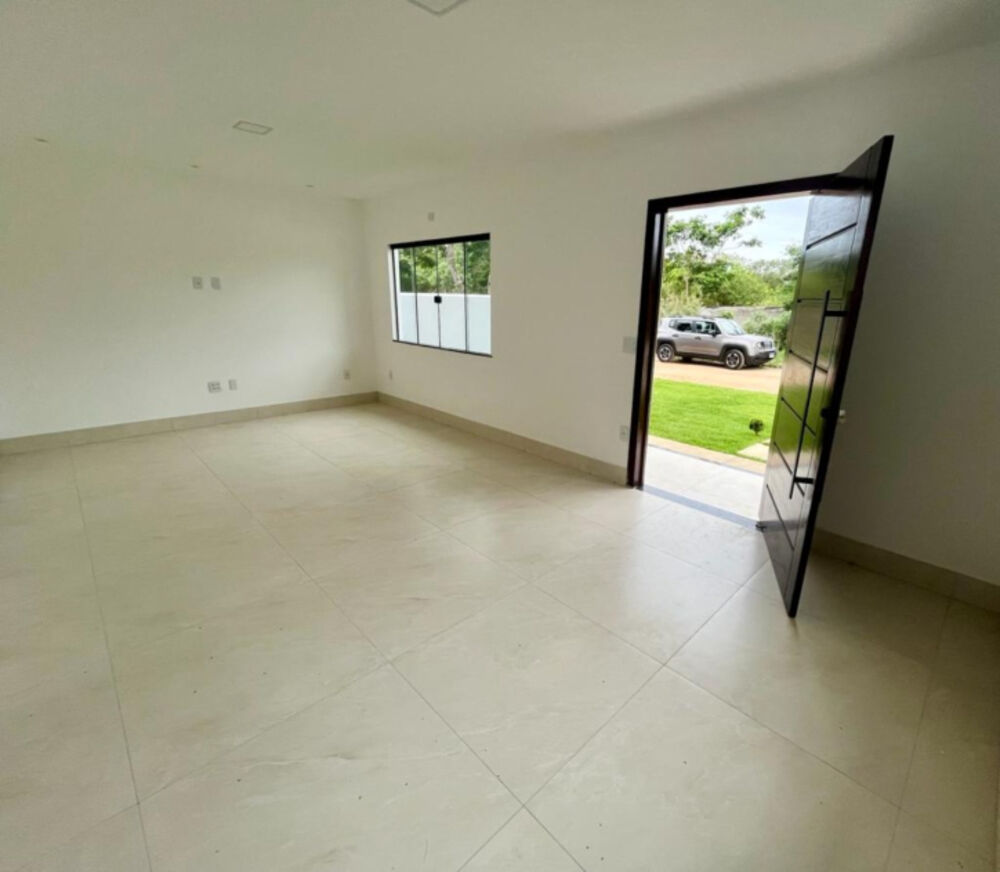 Casa à venda com 3 quartos, 450m² - Foto 2