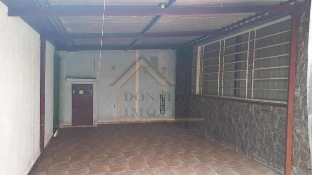 Casa à venda com 3 quartos, 167m² - Foto 1