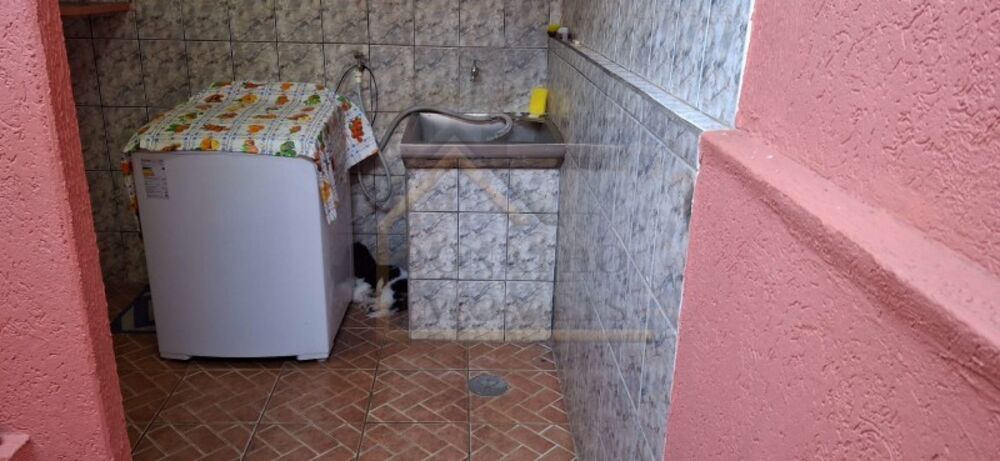 Casa à venda com 2 quartos, 80m² - Foto 4