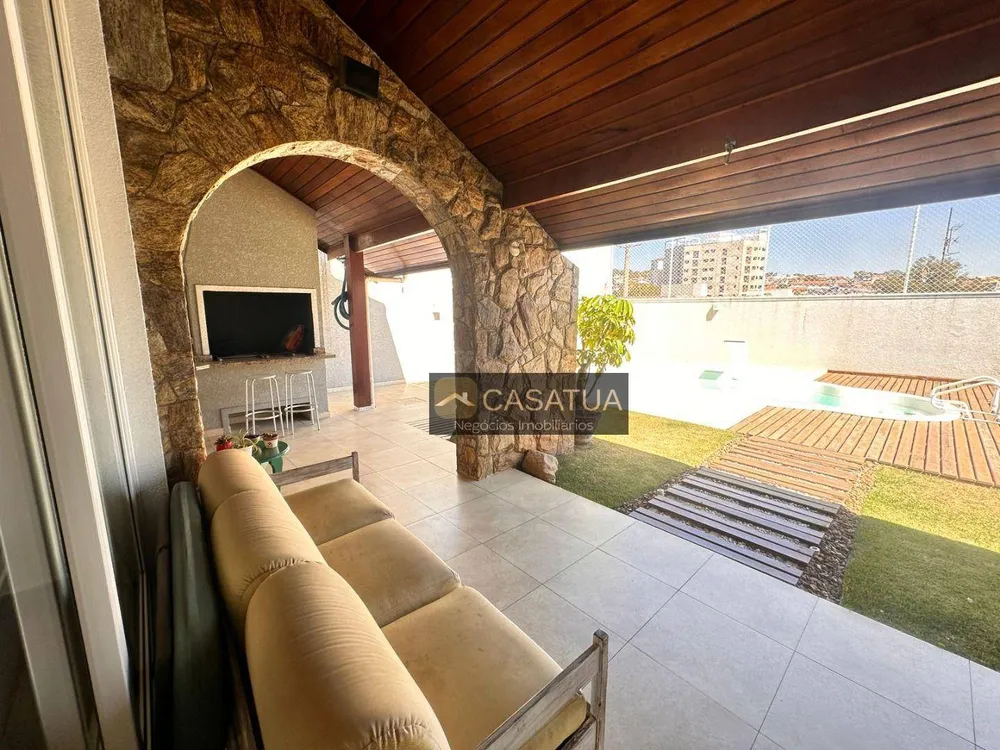 Casa, 3 quartos, 282 m² - Foto 1