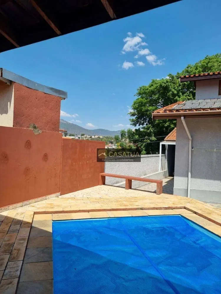 Casa, 4 quartos, 211 m² - Foto 1