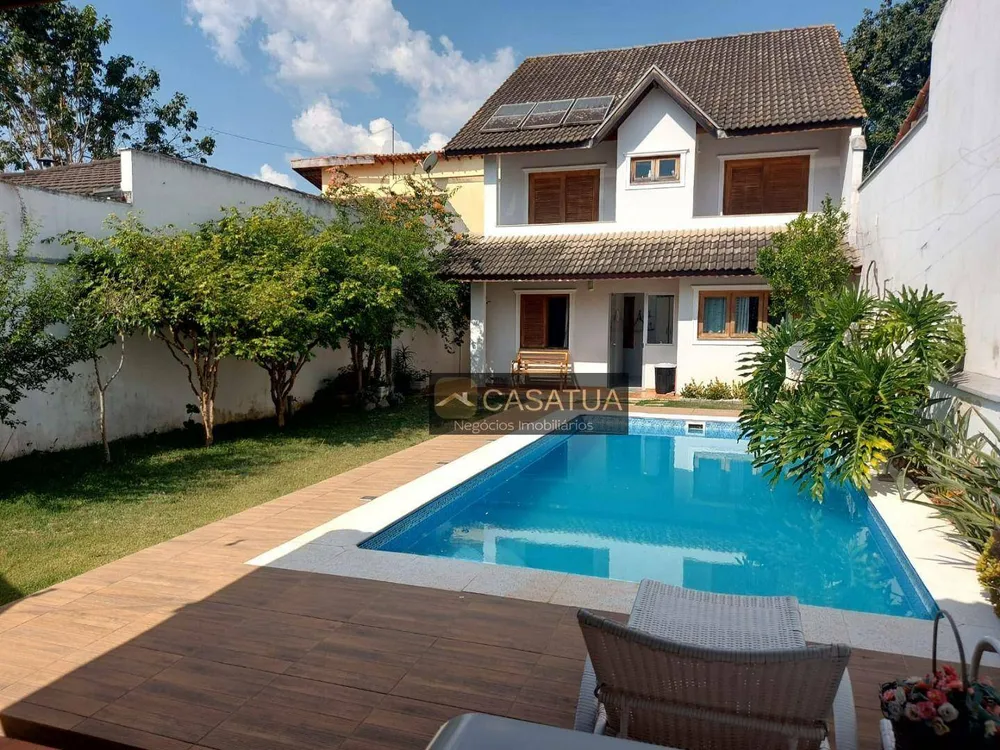 Casa, 4 quartos, 244 m² - Foto 1