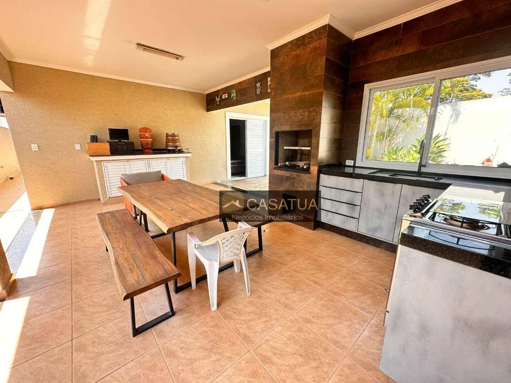 Casa, 3 quartos, 285 m² - Foto 2