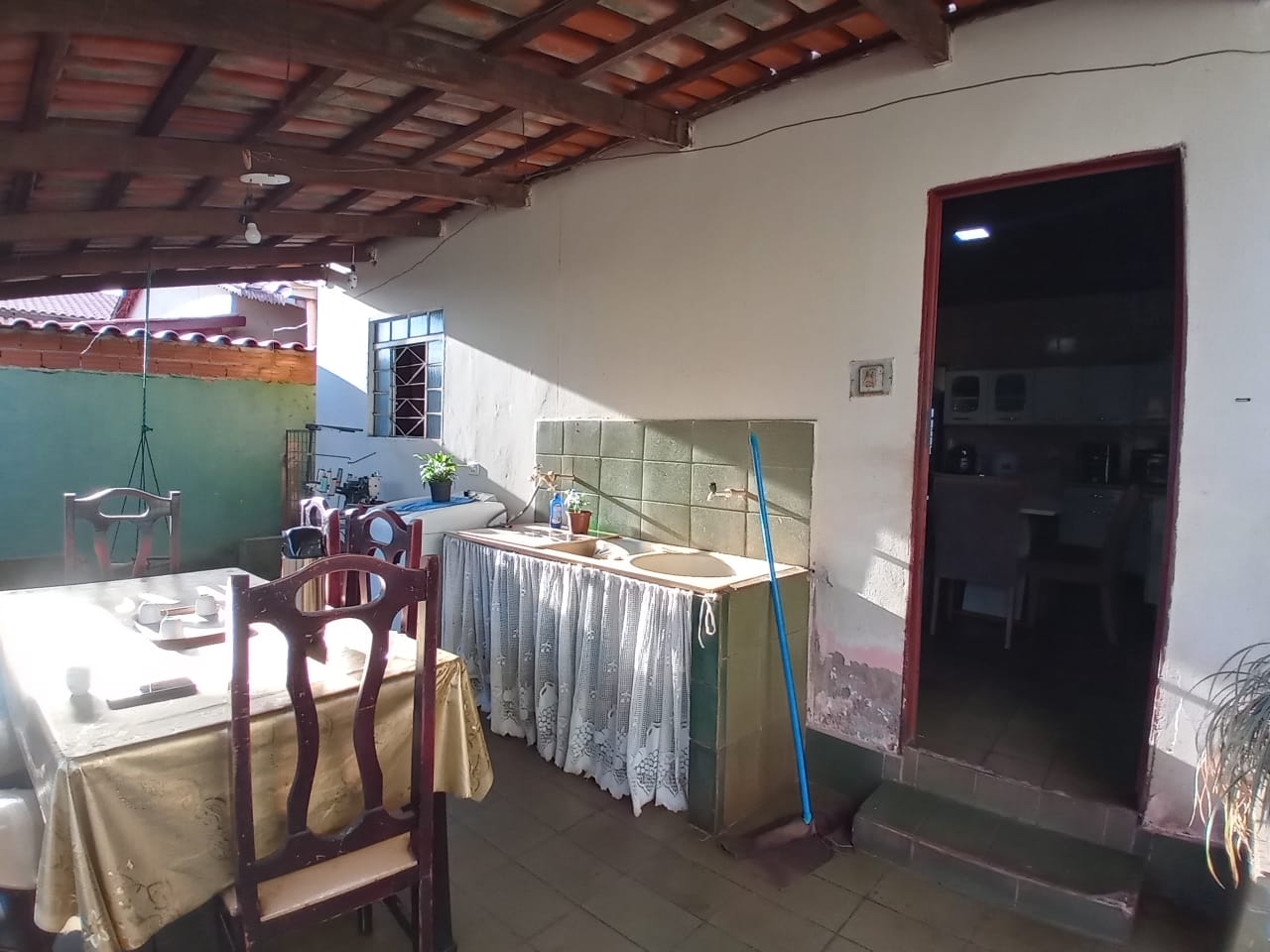 Casa à venda com 3 quartos, 240m² - Foto 4