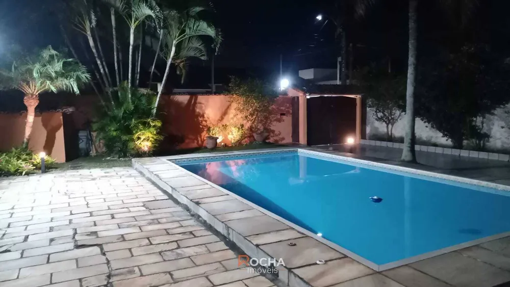 Casa, 5 quartos, 230 m² - Foto 4