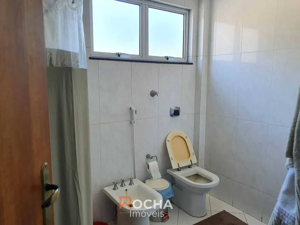 Casa, 4 quartos, 275 m² - Foto 3