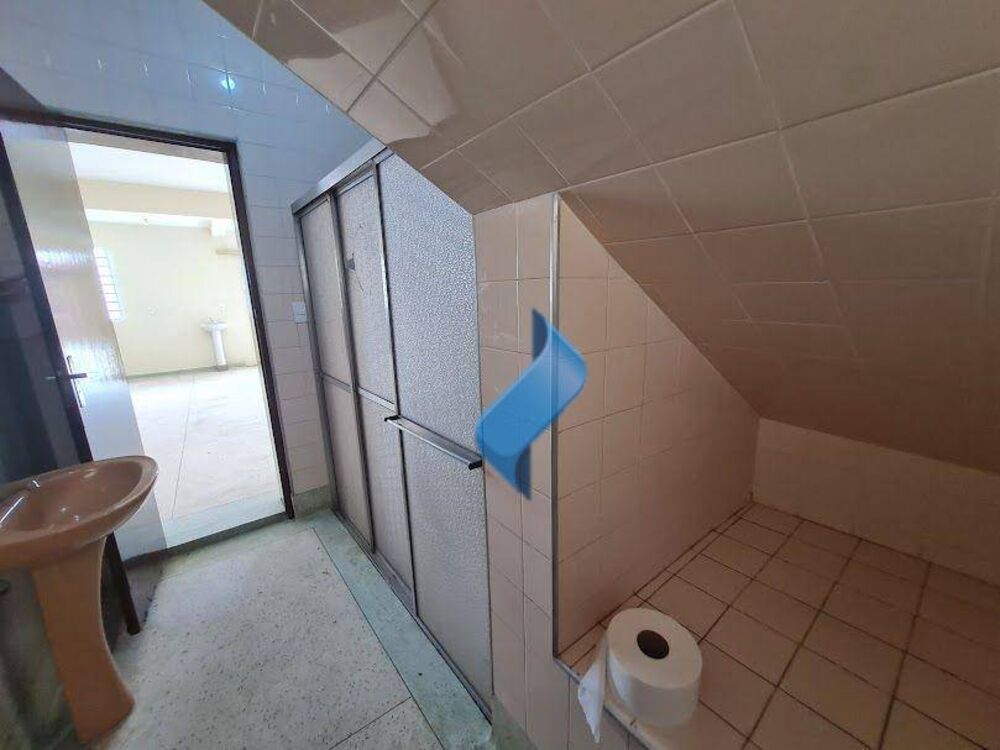 Casa para alugar com 4 quartos, 544m² - Foto 11