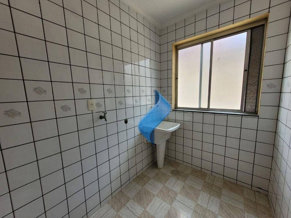 Apartamento para alugar com 2 quartos, 65m² - Foto 15