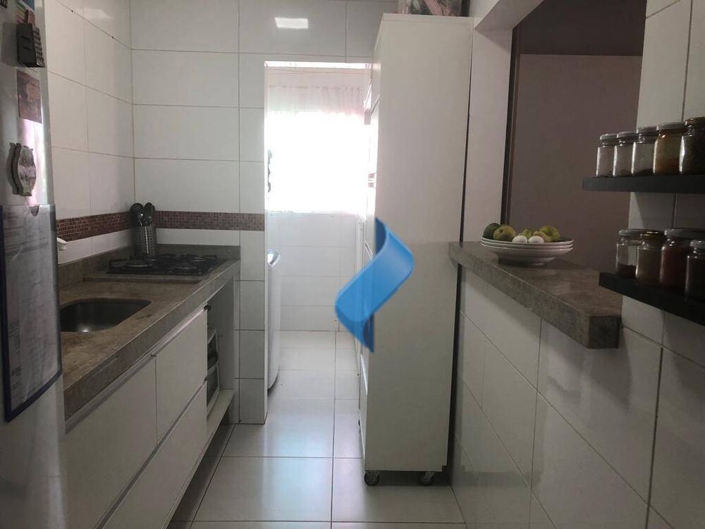 Apartamento à venda com 3 quartos, 80m² - Foto 2
