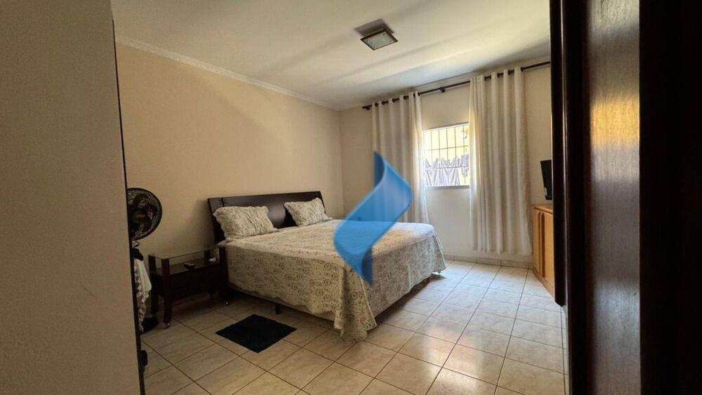 Casa, 4 quartos, 349 m² - Foto 9