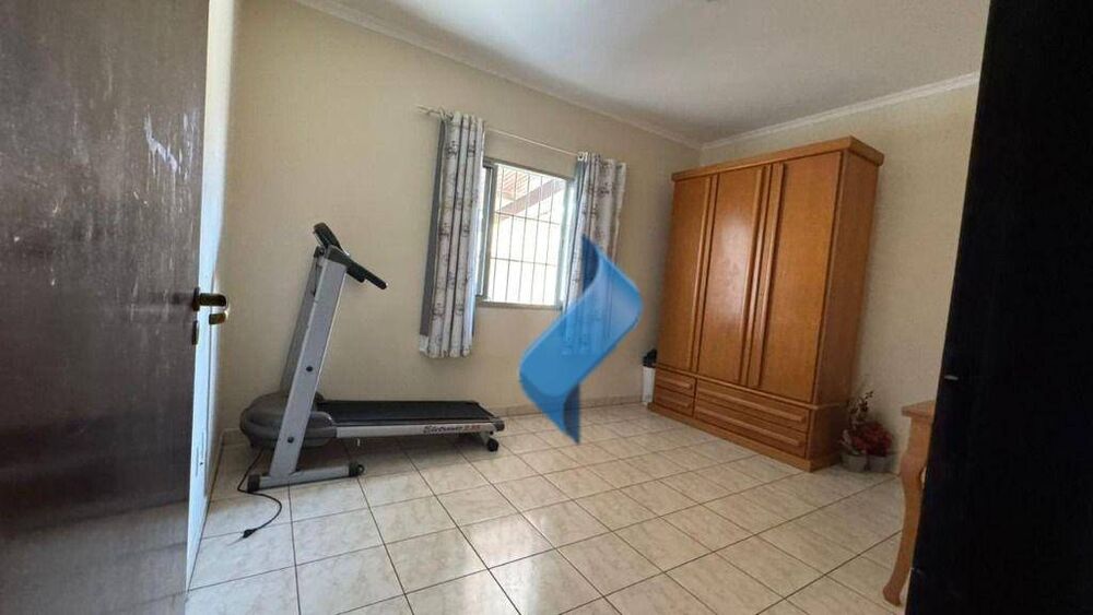 Casa, 4 quartos, 349 m² - Foto 2