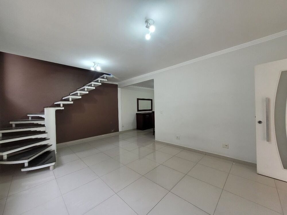 Casa à venda e aluguel com 3 quartos, 300m² - Foto 3